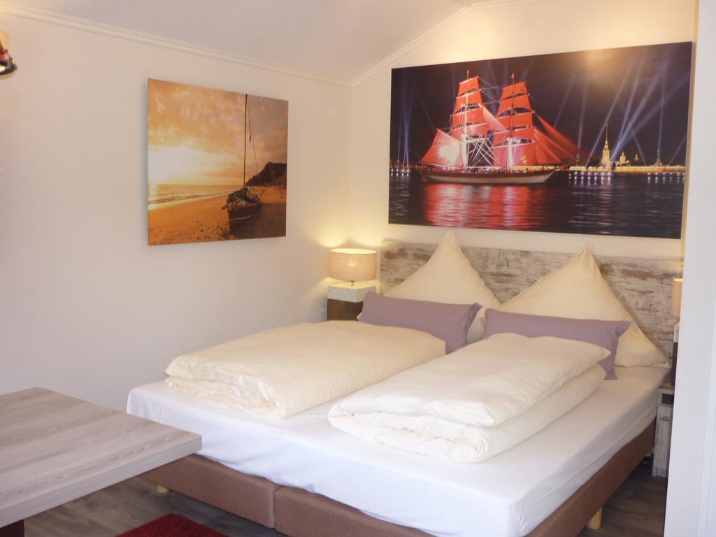 Zu Jeddelohs Lodge Hotel Gladenbach Bagian luar foto